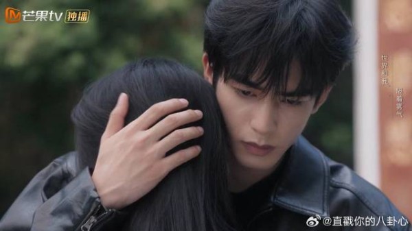 苗靖失去妈妈痛哭,陈异一把抱住:我在我在