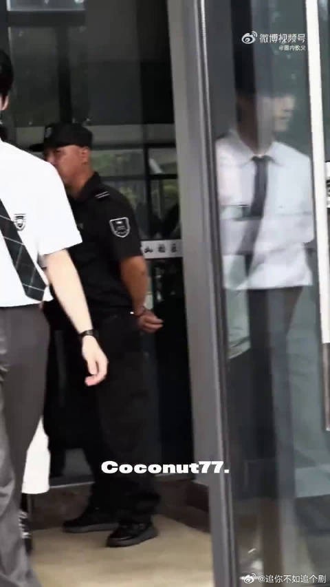 现偶最考验氛围感，相信张康乐能撑起迟曜这个校园男主