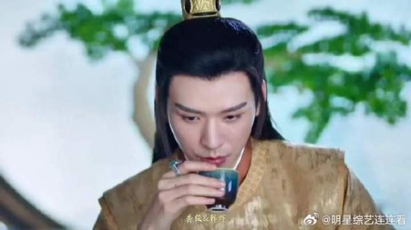 太子韩烨，荣冠中原，心怀苍生，谪仙一般的人，已是下凡三周年了