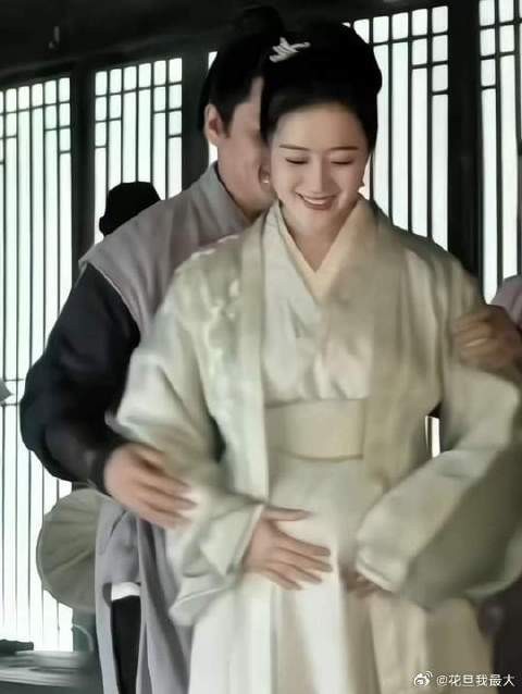 石头把小桃养如贵妇,小桃成全剧最幸福人之一