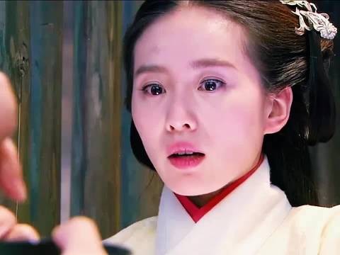 大娘舀了一瓢冷水泼在女人脸上，结果瞬间奇迹般活了过来