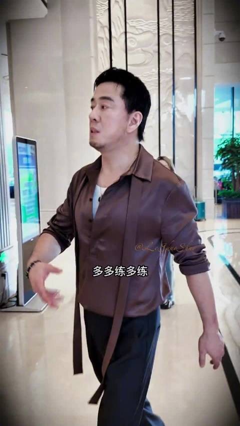 杨坤瘦成纸片人，自曝戒酒锻炼控制饮食