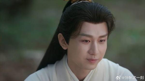 李莲花无处可去 来祭奠师父,发誓一定要将师兄带回来
