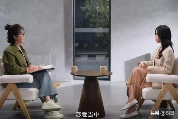 曾发誓做一辈子话剧演员，如今深耕影视综艺，蓝盈莹错了吗？