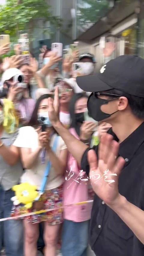 广西大明星檀健次回家 人气太高了 期待檀健次直播