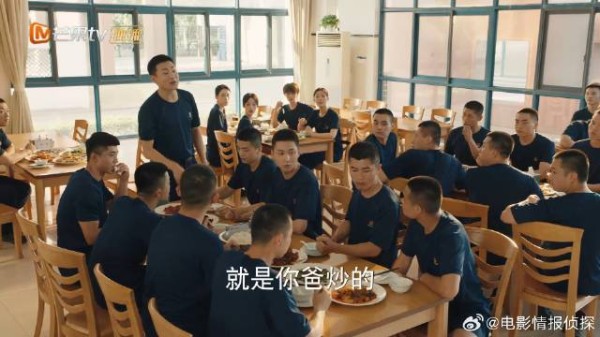 蒋峪给队员准备惊喜，特意让家人寄来家乡菜，消防员泪崩