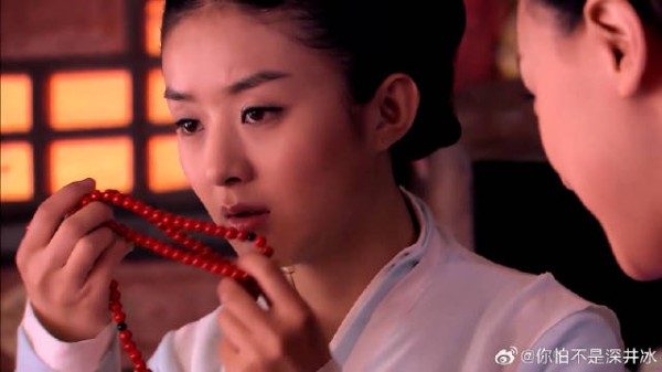 妹妹相中一个手串，陆贞闻下手串不给她，里面含有剧毒