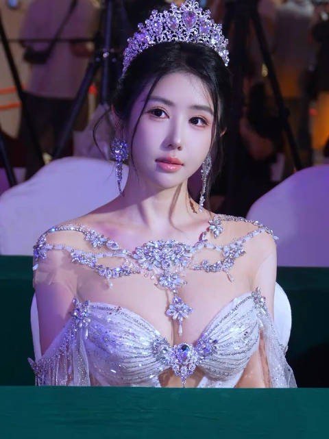 全球中华小姐中国总冠军,伊娃 来自福建沙县