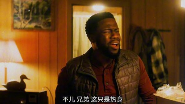 小伙走错门闯入黑帮刑讯,用黄瓜茄子冒充杀手