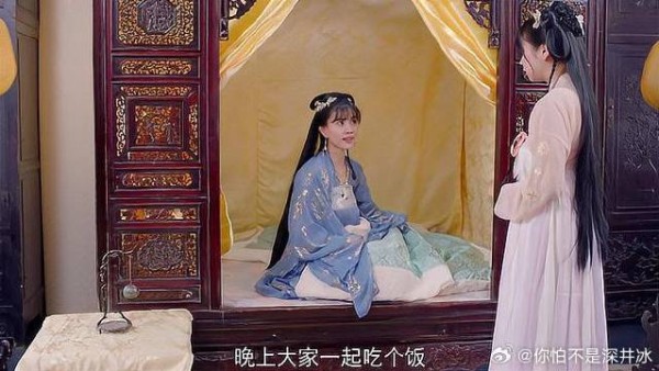 皇上平常要皇后侍寝,如今换宫女,皇后心宽请嫔妃吃饭