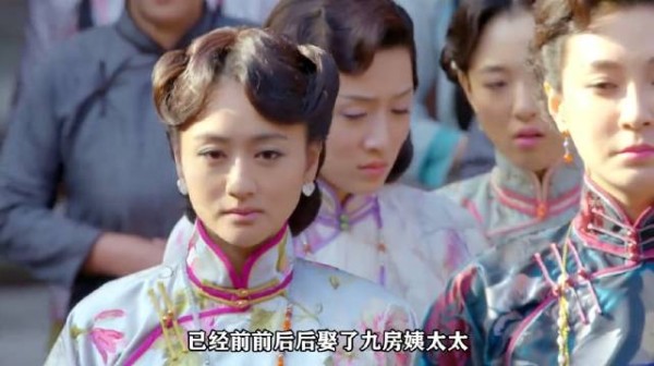 富家少爷以为新娘是个丑八怪不肯掀盖头，不料真容让他震惊