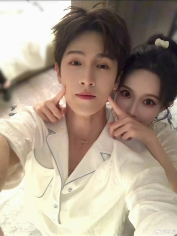 孟子义李昀锐七夕睡衣照曝光，预约破350万打了谁的脸