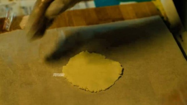 父亲为了给身患尿毒症的女儿换肾，竟然把毒品包装成减肥药来卖