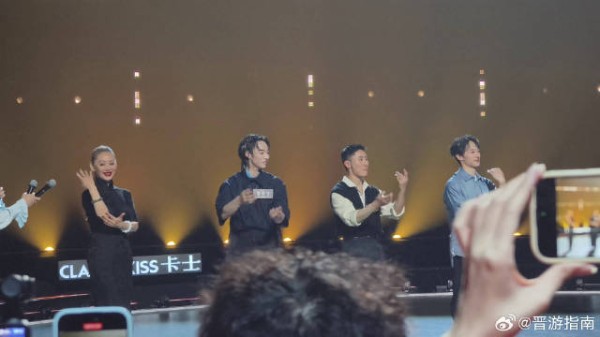 舞蹈新风暴舞台上，宁静再跳无价之姐，气场不减，妥妥舞台 C 位实锤