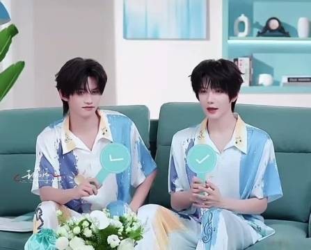 坐在沙发聊想尝试的事情这段真的好好笑…