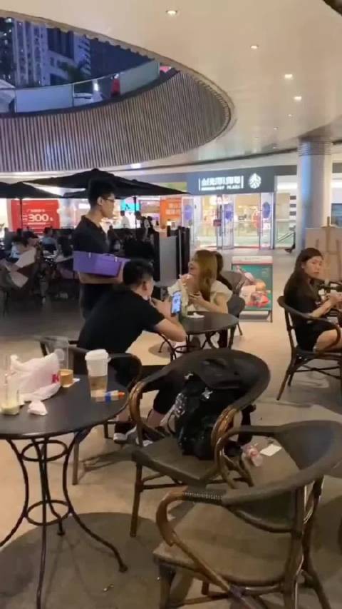 人类有记录以来最尴尬的表白视频！