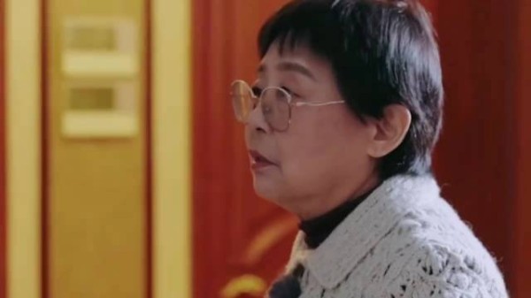 黄圣依母亲亲手打破娘家是女儿避风港