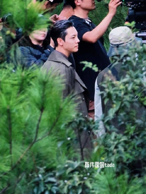 张启山银发老年造型，陈伟霆九门拍摄路透