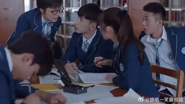 林妙妙为直播借东西,不料遭钱三一拒绝,两人反目成仇