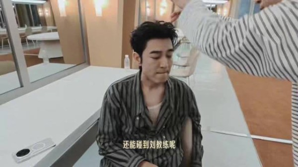 李光洁口是心非见刘畊宏，开启老友模式