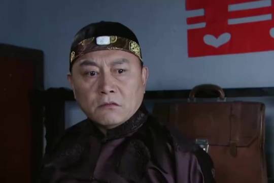 新婚之夜爸爸想帮儿子入洞房