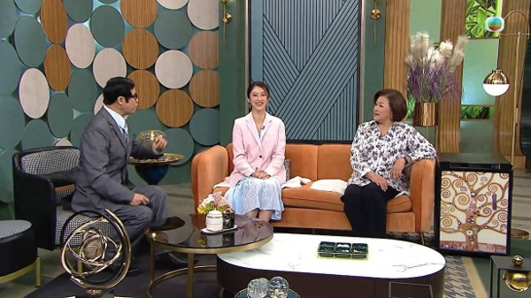 香港资深女星久违回TVB,曾为儿子炮轰前东家,当红时为丈夫移民