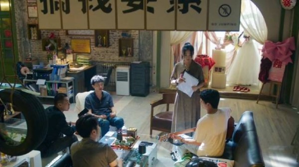 小城故事多：长这么大没见过那么多钱，上一次见这么大数字，还是欢乐豆！