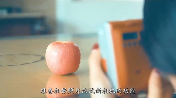 女人拥有预测未来的相机，结果竟看到了可怕的一幕