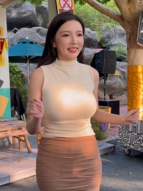 KK战神状态，之前椰树跳舞的女主播，现在也变了好多