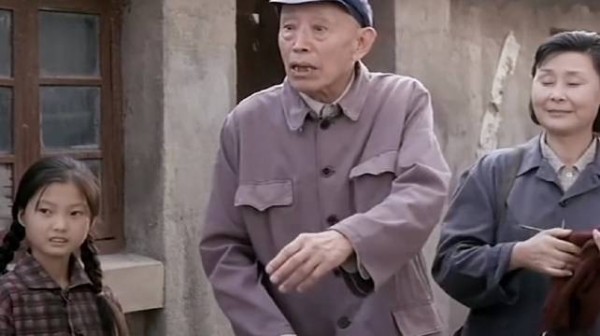 姥爷用十年谎言，护住外孙女整个童年 ……