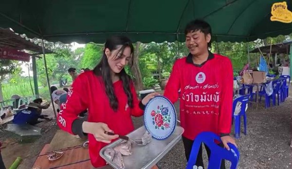 Ling与粉丝聊罗非鱼做法，泰语双关语引笑场
