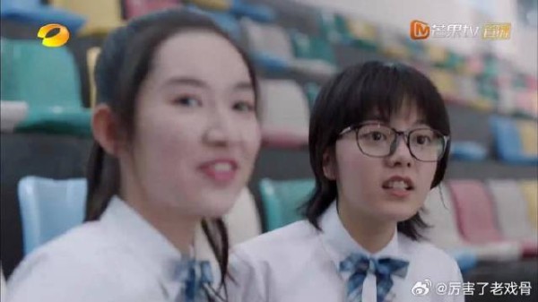 班级里的死对头怎么了 出了班级门，就是争脸拿分的好同学