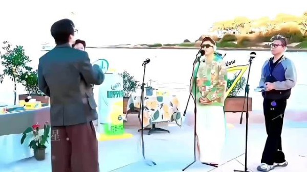 宇宁这小嘴像淬了毒似的 ，尤其是点评别人唱歌的时候