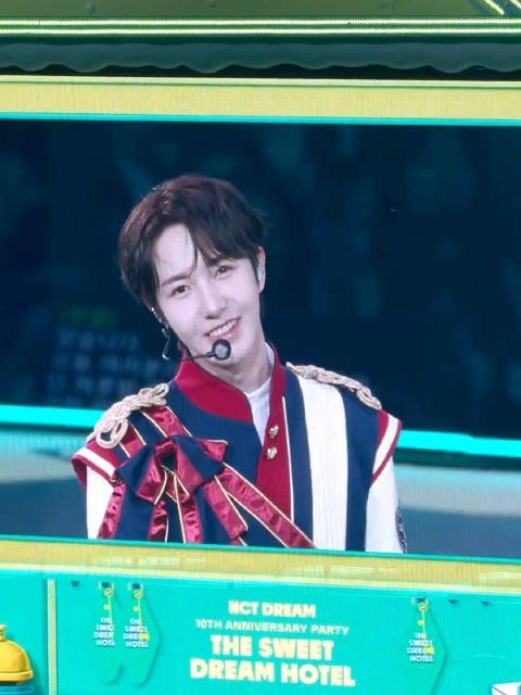 260822 10周年fm day1 ：我把头发剪短了嘟（超撒娇语气） /zmxoly