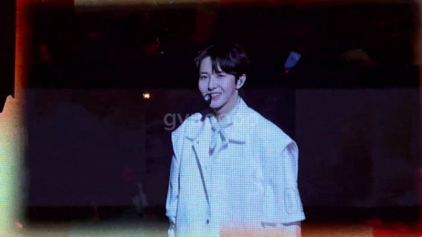 小狐狸唱DNYL害拋媚眼！ gyuoooo
