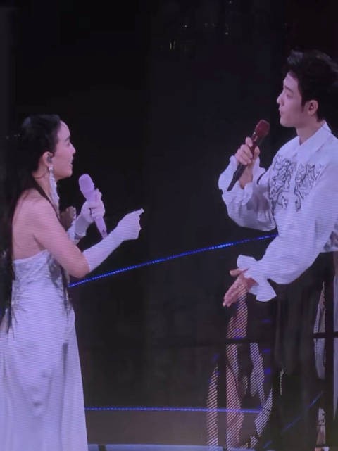 姐弟两人都两个人萌坏了，…