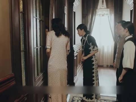 “女人前脚刚到家，后脚就撞上表妹衣衫不整的从自己房间走出来”