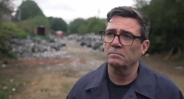首相Andy Burnham称他们的安保属于私事，并祝他们一切顺利