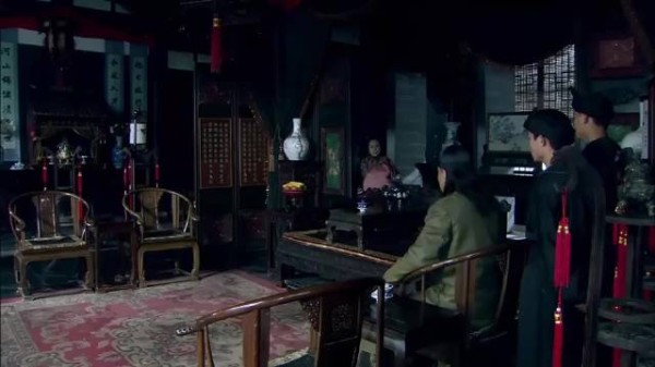母亲母亲：侯家的仓库被人烧了，史大哥要帮着主持公道