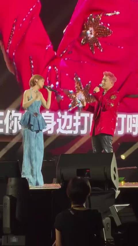杨丞琳调侃潘玮柏靠身材，潘玮柏回称靠性感