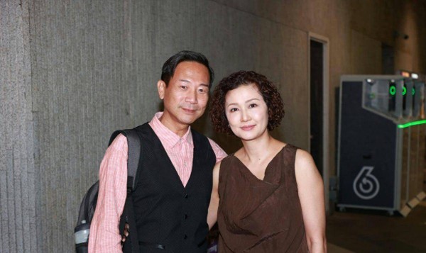 香港实力男星曝夫妻特殊协议，若爱上别人必须坦白，近年移居泰国