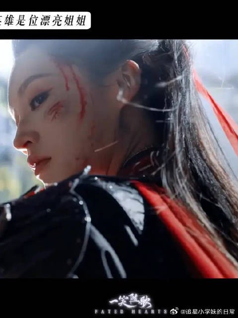 危难时她会挡在面前，她于她是救赎是解药