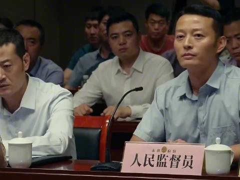 雷佳音演绎父亲面对儿子制止霸凌被拘留,追问孩子我错哪儿了