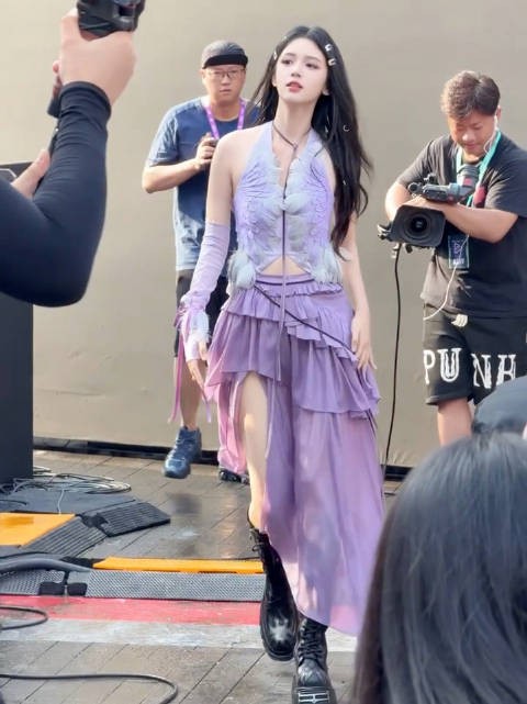 周也今天好适合女团出道!美得!