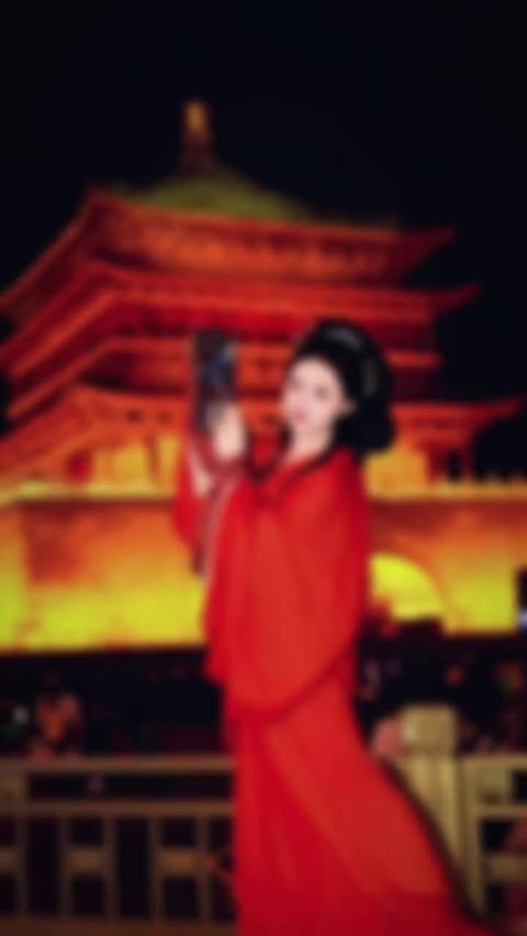 朱颜长似，头上花枝，岁岁年年，#一眼千年潮越古今