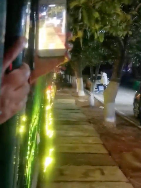 刘宇宁下班飞奔过来 见他的摩饭 看多少遍都不够