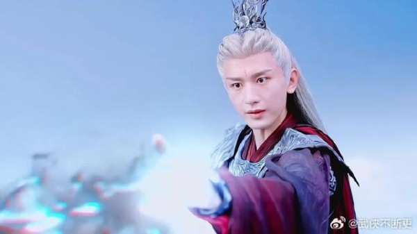 渊:谁懂啊!出个生真的太难了!夜:我有好大儿了?