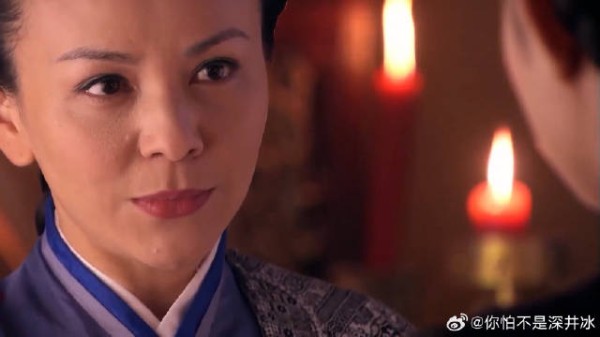 老爷尸骨未寒，夫人为霸占其家产，着急把他女儿出嫁