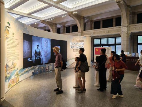 近20万人次涌入，大家去苏河展看什么？