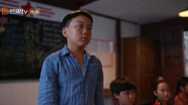 耿直小孩哥上线，林栋哲当众指出老师错误